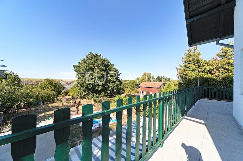 Aljmas - eladó, egy szép, jól karbantartott nyaraló 87 m² területtel - 12