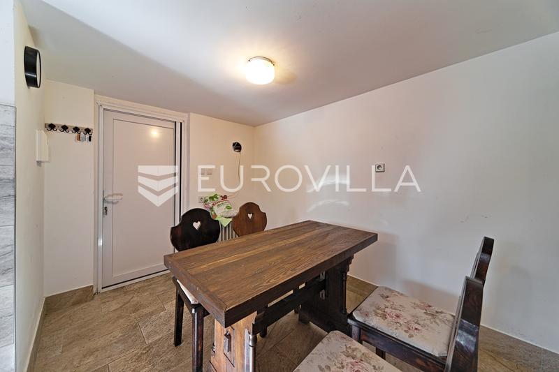 Aljmas - eladó, egy szép, jól karbantartott nyaraló 87 m² területtel - 17