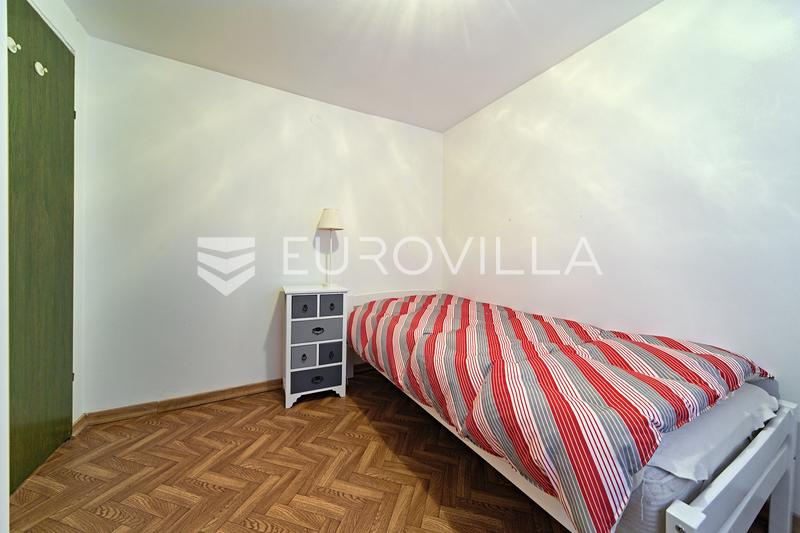 Aljmas - eladó, egy szép, jól karbantartott nyaraló 87 m² területtel - 6