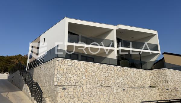Jadranovo, luksuriøst dobbelthus med swimmingpool, 197 m²