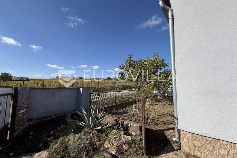 Mandićevac, 120 m² house with a large 1,164 m² plot - 7