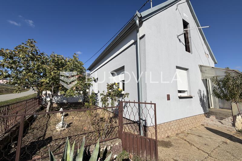Mandićevac, 120 m² house with a large 1,164 m² plot - 1