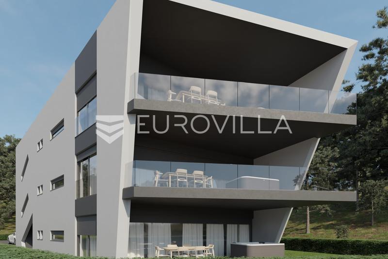 Istria, Umago - Terreno edificabile fronte mare con permesso per un progetto residenziale di lusso - 1