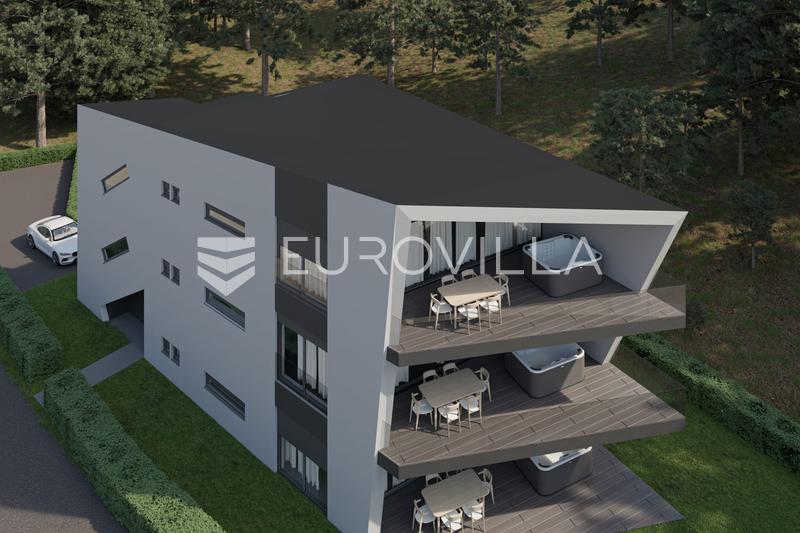 Istria, Umago - Terreno edificabile fronte mare con permesso per un progetto residenziale di lusso - 2