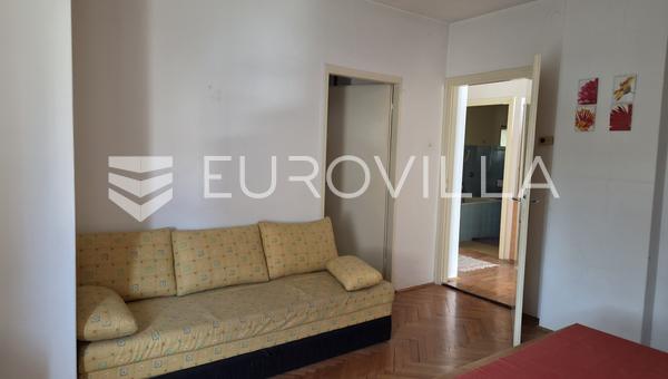 Zagreb, Gornja Dubrava, Rua Trepcanska, apartamento de dois quartos de 58 m², primeiro andar