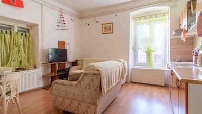 Istrien, Pula, lejlighed på 48 m² i Sijan med to erhvervslokaler