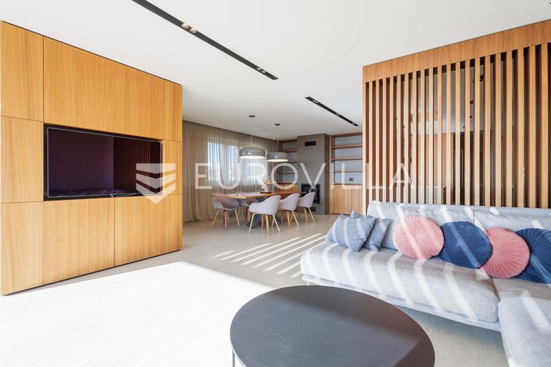 Istra, Novigrad, luksuzan penthouse 135 m², dvije spavaće sobe, pogled na more, parking