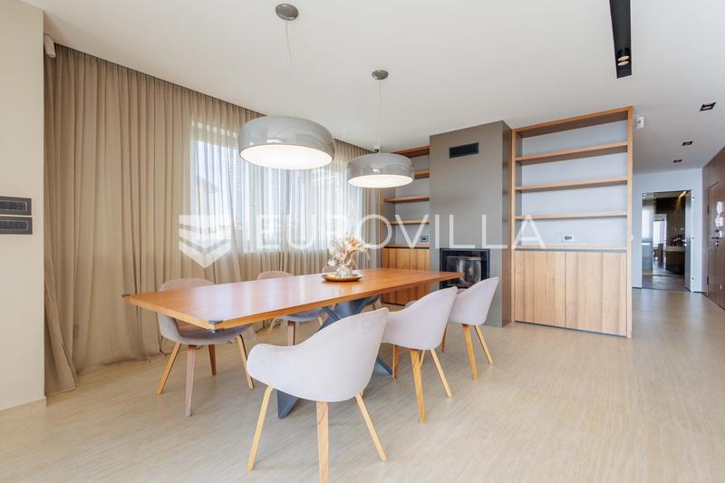 Istra, Novigrad, luksuzan penthouse 135 m², dvije spavaće sobe, pogled na more, parking