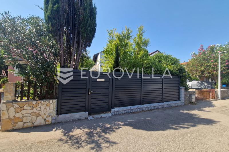 Zadar, Vir, vrijstaand huis met veel potentieel - 31