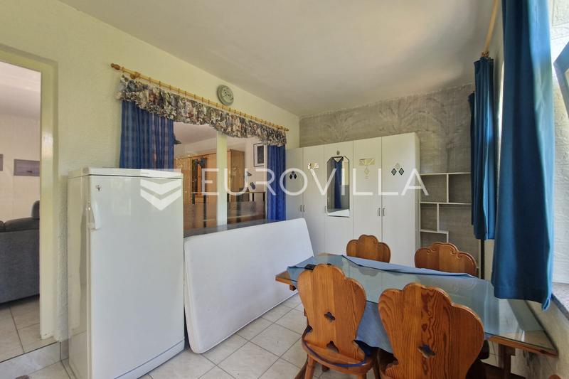 Zadar, Vir, vrijstaand huis met veel potentieel - 7