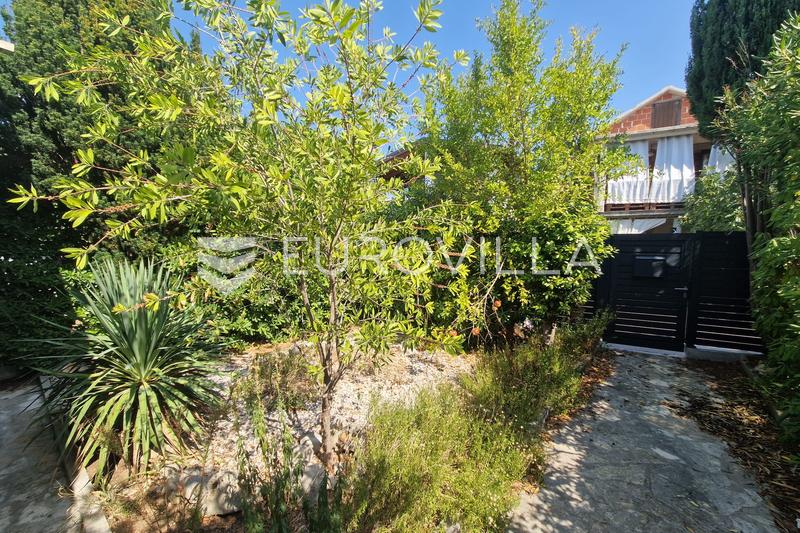 Zadar, Vir, vrijstaand huis met veel potentieel - 29