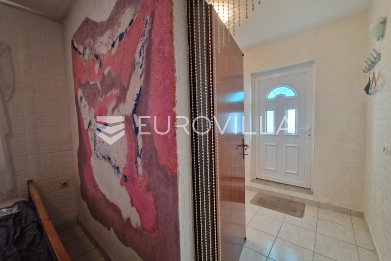 Zadar, Vir, vrijstaand huis met veel potentieel - 19