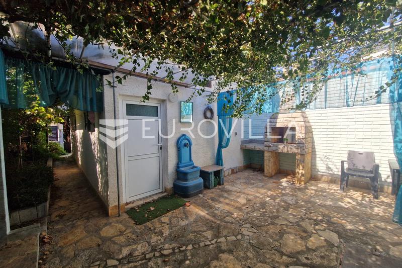 Zadar, Vir, vrijstaand huis met veel potentieel - 26