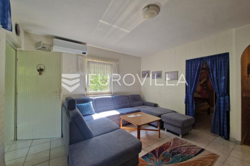 Zadar, Vir, vrijstaand huis met veel potentieel - 11