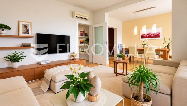Rijeka, Martinkovac, prekrasan trosoban stan 95 m², pogled na more
