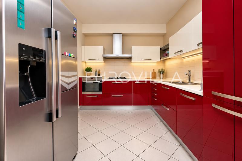 Rijeka, Martinkovac, prekrasan trosoban stan 95 m², pogled na more - 8