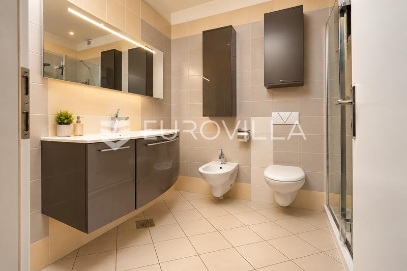Rijeka, Martinkovac, prekrasan trosoban stan 95 m², pogled na more - 16