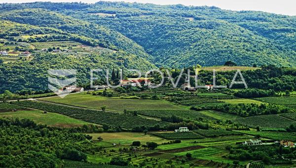 Istria, Labin, terreno edificable en un idilio forestal