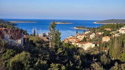 Šolta, Maslinica, predivna vila s pogledom na more
