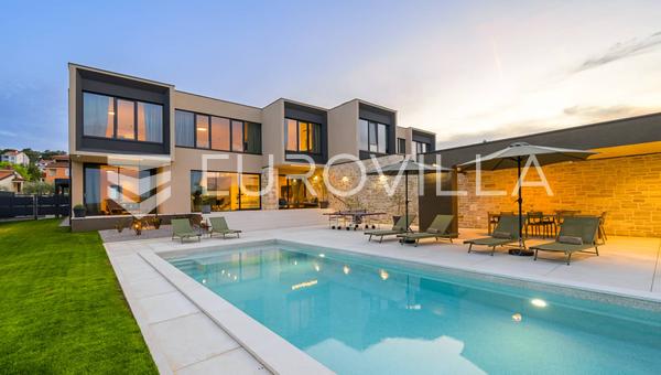 Rovinj, Rovinjsko Selo - villa de lujo en una ubicación aislada