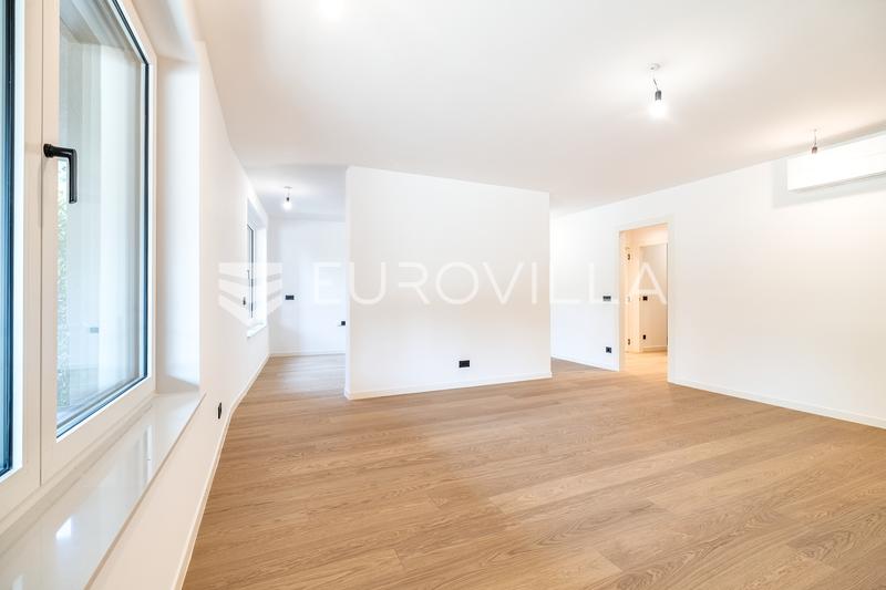Langov Trg, luksuzna novogradnja, poslovni prostor, stan 90 m², garažno parkirno mjesto, spremište - 13