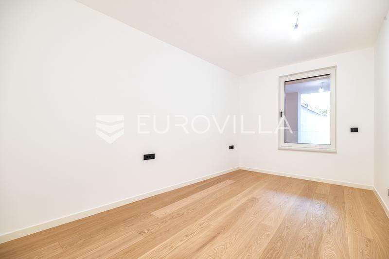 Langov Trg, luksuzna novogradnja, poslovni prostor, stan 90 m², garažno parkirno mjesto, spremište - 9