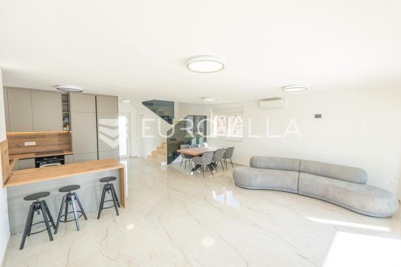 Zadar, Privlaka, modern villa with swimming pool, new building, 300m from the sea