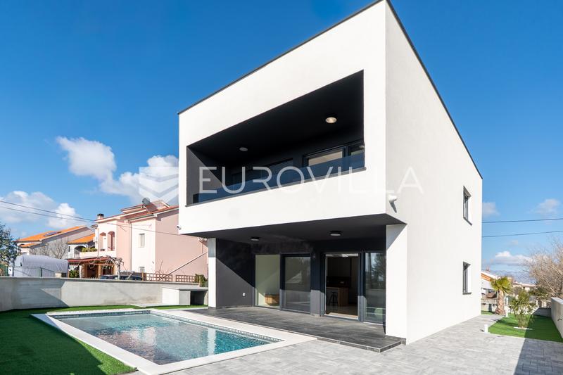 Zadar, Privlaka, modern villa with swimming pool, new building, 300m from the sea