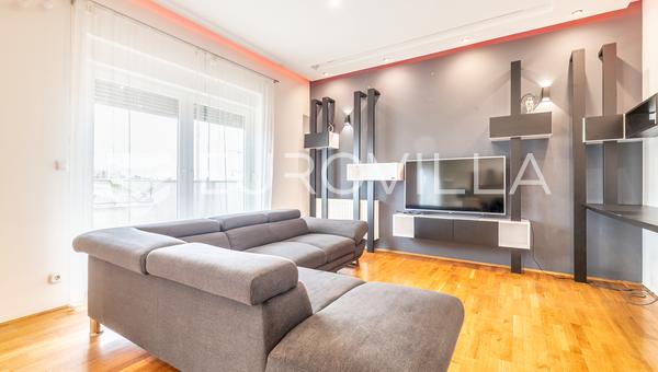 Casa em Šestine com 400 m² em um terreno de 800 m²