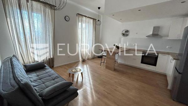 Fiume, Banderovo - felújított, újonnan berendezett lakás, 51,52 m²