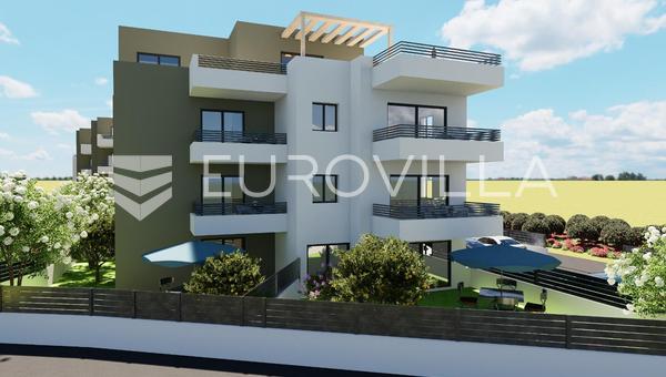 Trogir, dvosoban stan u prizemlju površine 46.93 m²