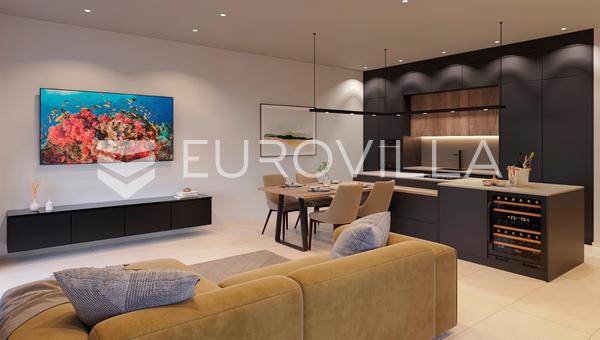 Istrie, Rovinj, luxueux appartement avec jardin, à 300 m de la mer