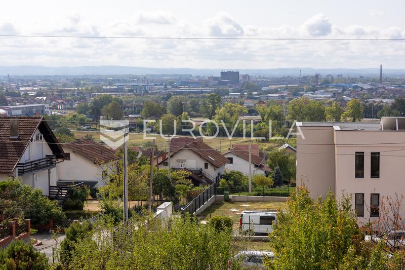 Brodsko Vinogorje, espaciosa casa familiar en una parcela de 2.144 m² - 18