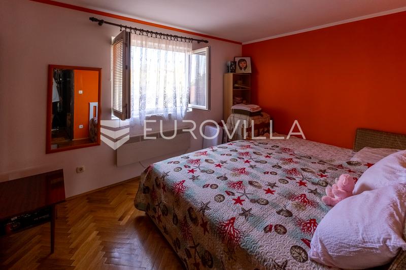Brodsko Vinogorje, espaciosa casa familiar en una parcela de 2.144 m² - 12