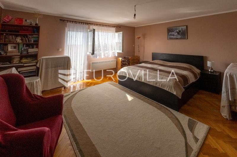 Brodsko Vinogorje, espaciosa casa familiar en una parcela de 2.144 m² - 11