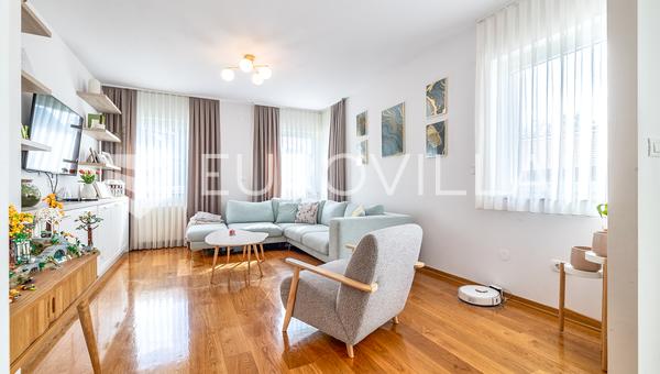 Zagreb, Dotrscina - Smuk 5-værelses lejlighed, 146 m², med en 580 m² have og garage