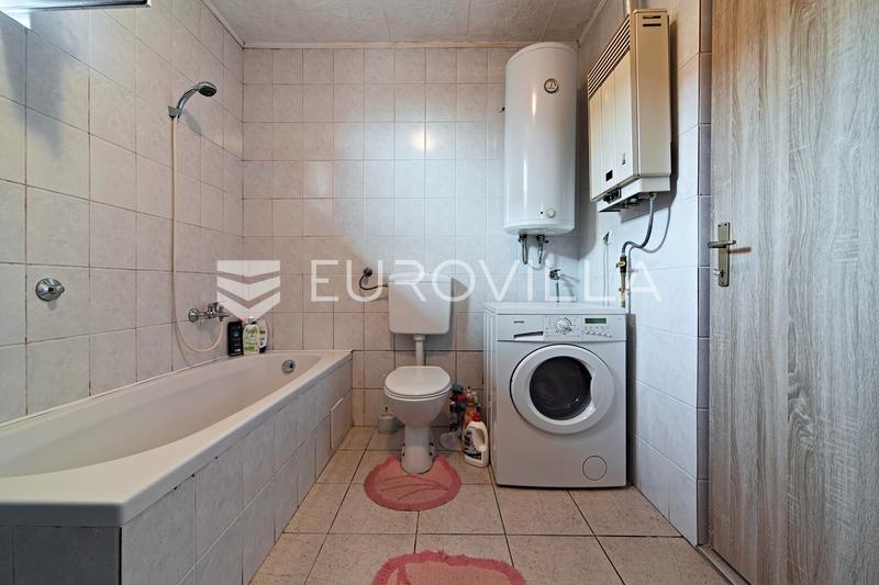 Valpovo, családi ház eladó egy további lakóépülettel az udvaron - 8