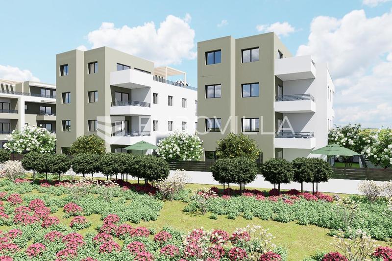 Trogir, two-bedroom apartment on the second floor with balcony and parking space