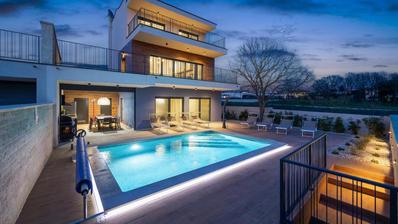 Istra, Banjole, dvojna vila, prvi red do mora, 244 m² s pogledom na Marinu