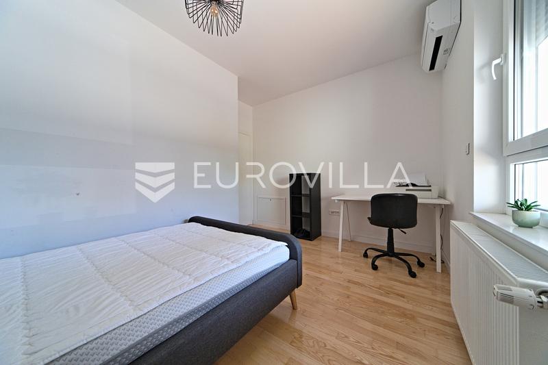 Osijek, Bosutsko Naselje - Volledig gemeubileerd vierkamerappartement, 118 m², met parkeerplaats - 21