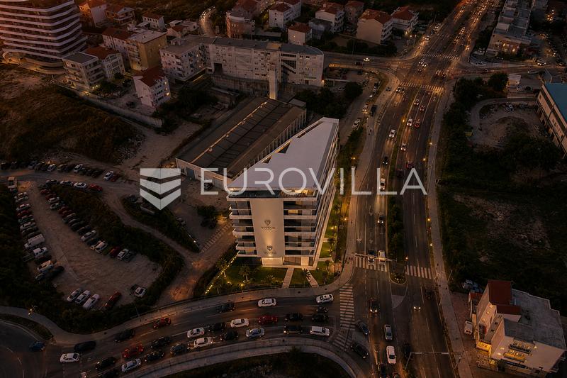 Split, Mejasi - Espacio comercial de lujo de nueva construcción con terraza - 11