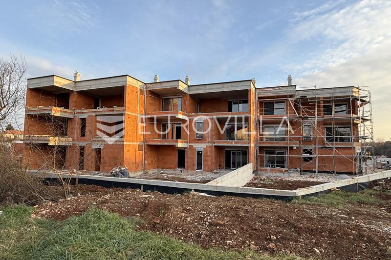 Pula, Valdebek - three-bedroom apartment in a new building, 1st floor, 61.50 m² - excellent location
