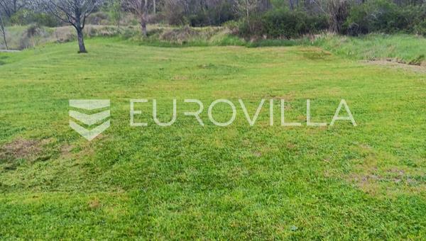 Novi Vinodolski, Bribir, arsa 700 m²