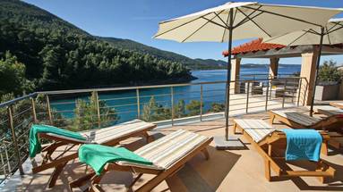 Korcula, elegantní vila ve velmi pěkné poloze u moře