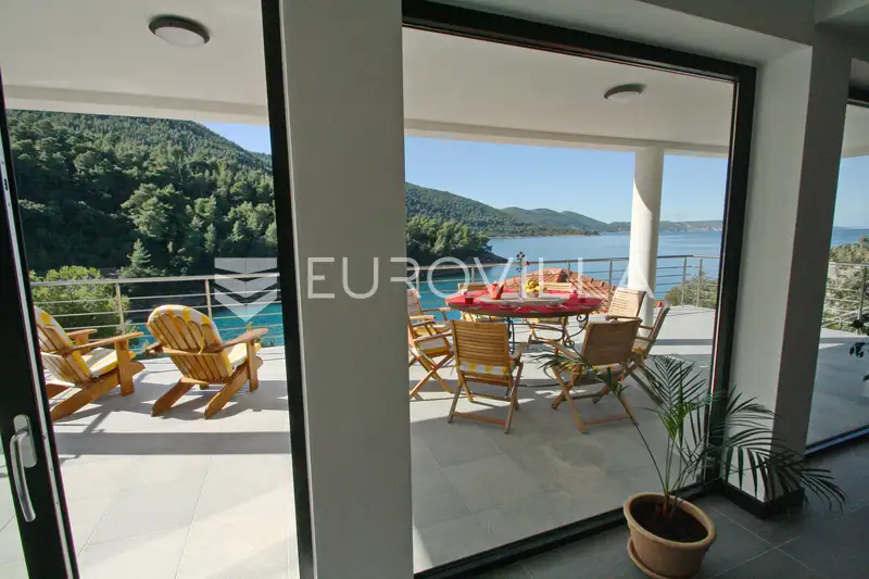 Korčula, elegantna vila na izuzetno lijepoj poziciji uz more 34