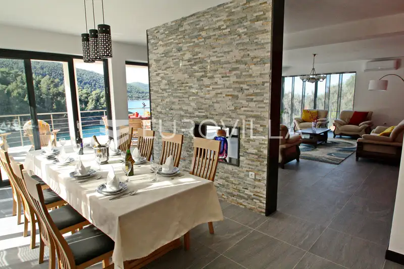 Korčula, elegantna vila na izuzetno lijepoj poziciji uz more 36