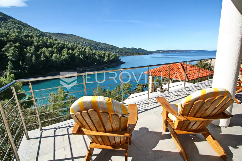 Korčula, elegantna vila na izuzetno lijepoj poziciji uz more 31