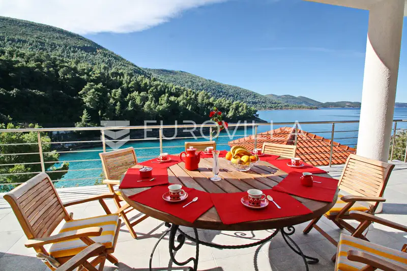 Korčula, elegantna vila na izuzetno lijepoj poziciji uz more 29
