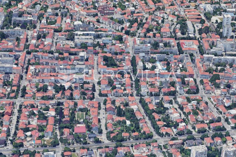 Zagreb, Maksimir, peterosoban stan površine 178,92 m² za ADAPTACIJU