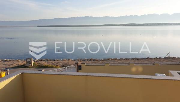 Nin, Ždrijac, prekrasna apartmanska vila, prvi red do mora